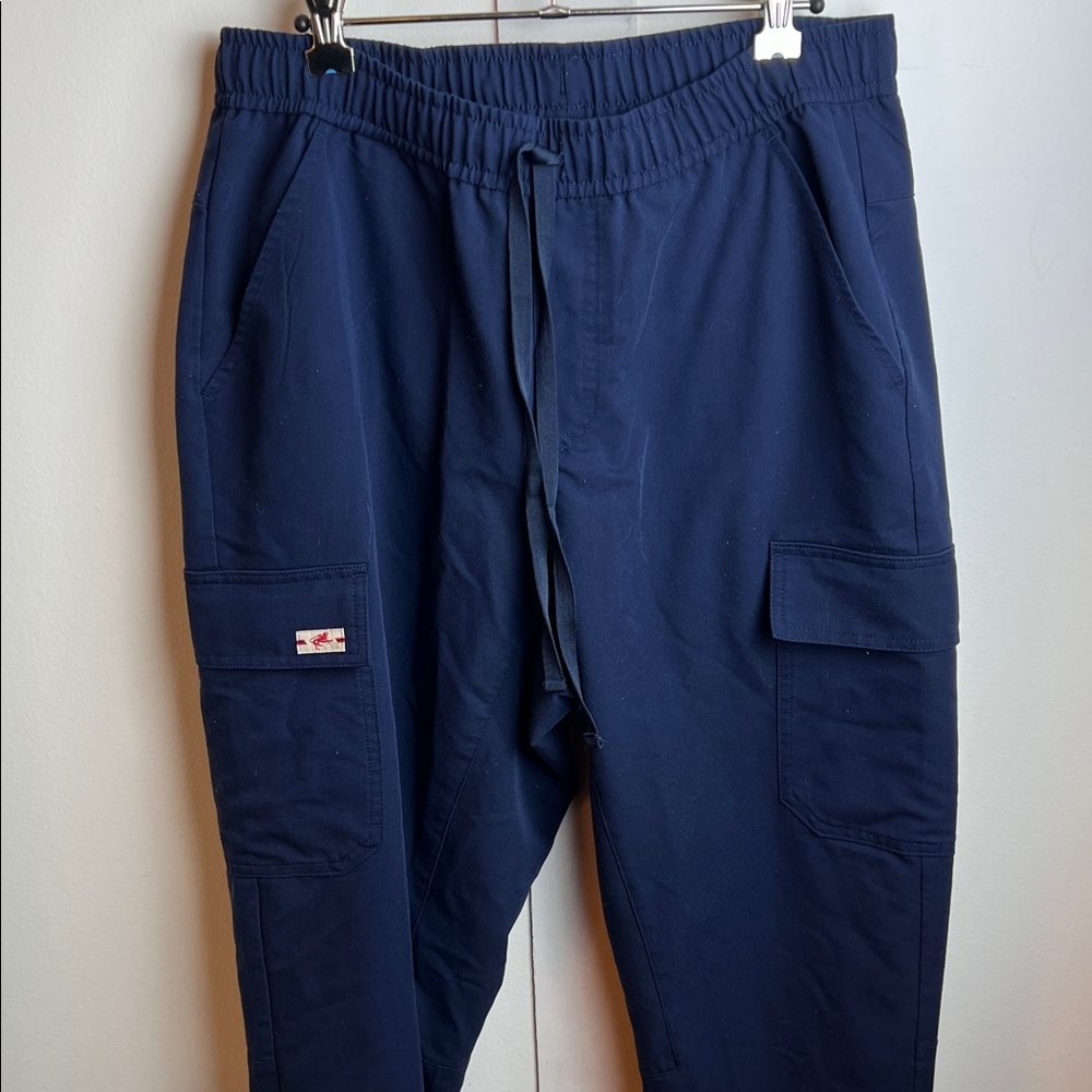Men’s Medical Long Scrub Pants from Parasuco